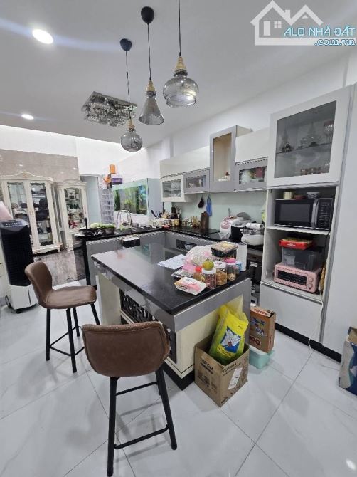 Tân Bình, nhà đẹp ở ngay, hẻm XH 1 trục, giáp Đặng Văn Ngữ_Lê Văn Sỹ, 3Pn, 80m2, 9.65 Tỷ