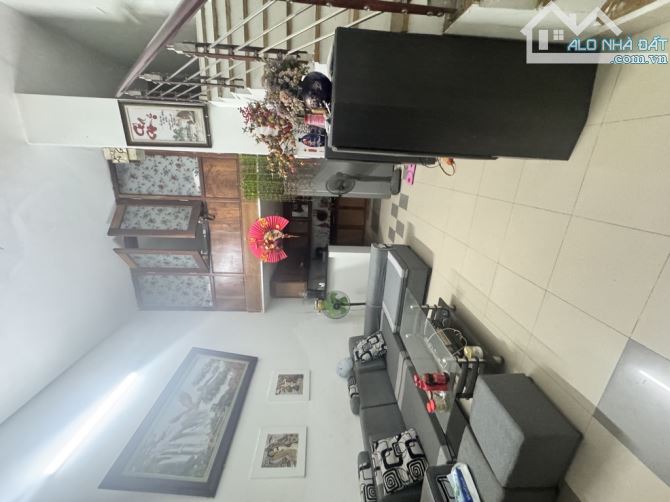 7,65 TỶ - 60M2 x 3 TẦNG NHÀ DÂN XÂY PHỐ NGỌC THUỴ - NGÕ Ô TÔ 7 CHỖ LÙI VÀO CỬA NHÀ
