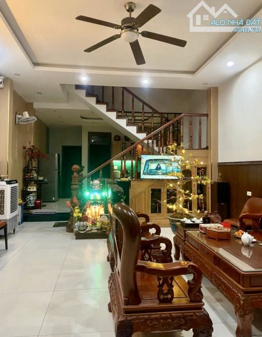 🏡 BÁN NHÀ 3 TẦNG – NGUYỄN THÀNH HÃN – TRUNG TÂM TP – HIỆN ĐẠI, TIỆN NGHI – CHỈ 8.X TỶ