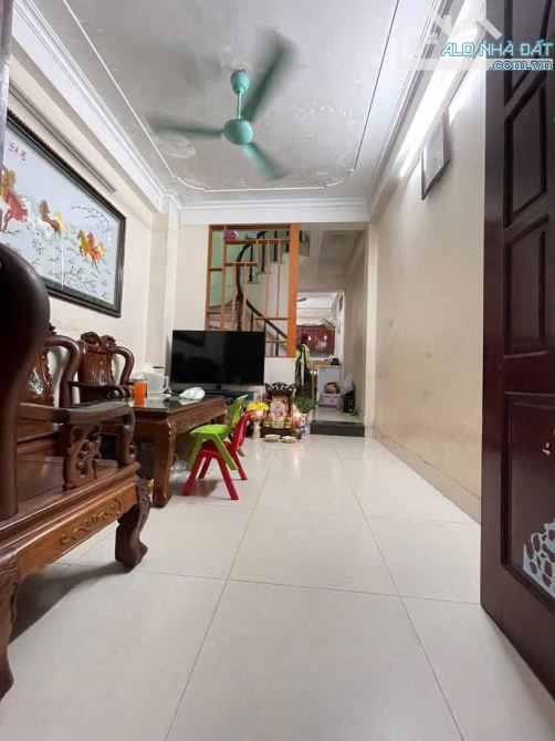 Bán nhà Nguyễn Chí Thanh Phân lô Ô tô tránh Ngõ thông bàn cờ Kinh doanh DT 44m 15 tỷ