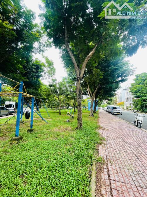 Vị trí đẹp ! Chủ bán đất tặng nhà _ KDCVăn Minh gần Nút giao An Phú_4 tầng 140m2 ngang 8m - 10