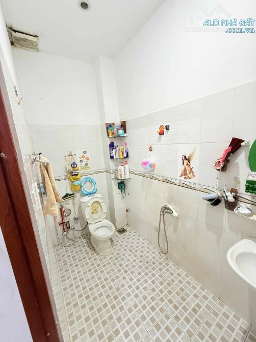 BÁN NHÀ MẶT TIỀN HẺM 8M NGUYỄN TRỌNG TUYỂN - NGUYỄN VĂN TRỖI - DT:90M2 - 3 TẦNG - CHỈ 14 T - 11