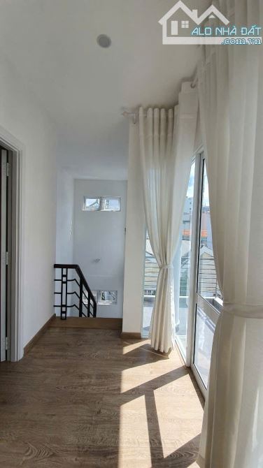 🌈Bán nhà đẹp 3 tầng hẻm oto đường Quốc Tuấn - Giá 5,7 Tỷ - Tp Nha Trang Diện tích: 64,4m2 - 11