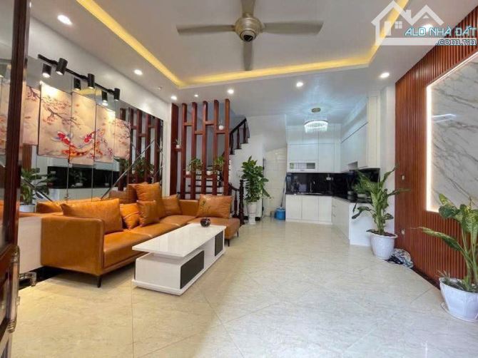 SIÊU HIẾM Ô TÔ ĐỖ GẦN, nhà phố Quang Trung 43m 5 tầng CHỈ 8 tỷ, THƯƠNG LƯỢNG MẠNH - 1