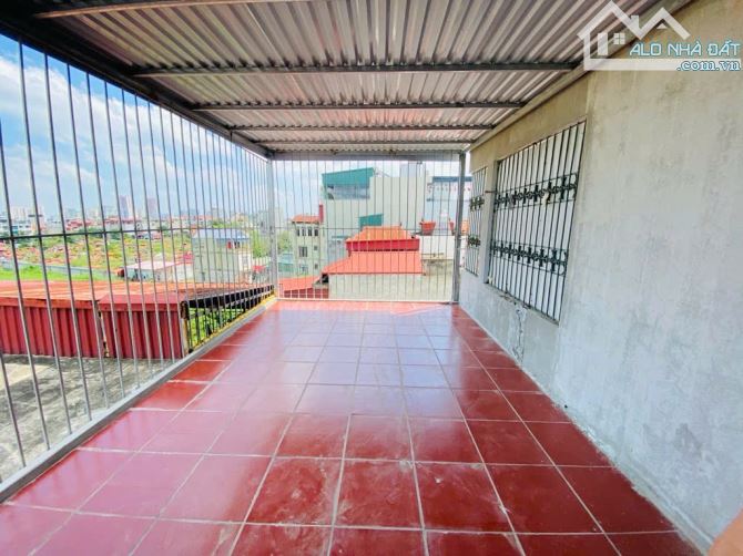 NHÀ ĐẸP 10M THẲNG TẮP RA ĐƯỜNG Ô TÔ TRÁNH KINH DOANH TẤP NẬP - CHỦ MỚI CHỈ VIỆC ĐẾN Ở NGAY - 1