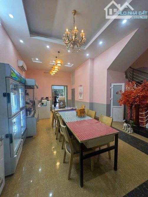 Biệt Thự MỸ ĐÌNH - Đẳng cấp thượng lưu - 3 thoáng - 194m² 4 tầng mặt tiền 9m - ô tô tránh - 1