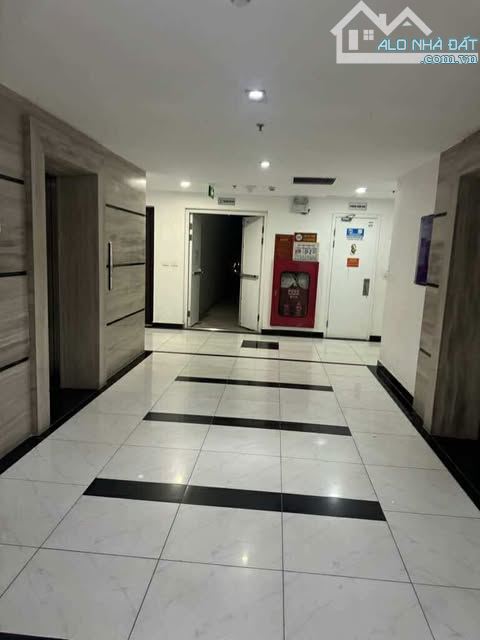 Chính chủ Gửi bán căn  chung cư cao cấp vị trí siêu đẹp và thuận tiện giao thông. - 1