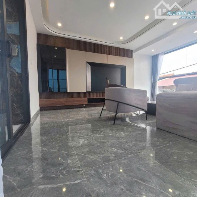 BÁN NHÀ THẠCH BÀN LONG BIÊN – 43m² – 6 TẦNG THANG MÁY – GIÁ CHỈ 7,9 TỶ FULL NỘI THÂT - 1
