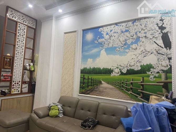 Siêu phẩm cực hiếm nhà 5 tầng,43m tại Lê Lợi,Hà Đông, ngay ô tô tránh chỉ nhỉnh 8 tỷ - 1