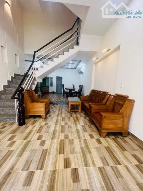 BÁN NHÀ 1 TRỆT 2 LẦU HẺM Ô TÔ LẠC LONG QUÂN, ĐÃ HOÀN CÔNG - 1