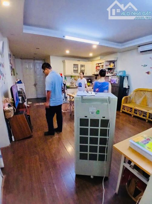 🌟NGON BỔ RẺ_ Tập thể Ngọc Khánh_Ba Đình_ô tô_ sổ to 80m2 3pn nhà đẹp chỉ 4,75 tỷ🌟 - 1