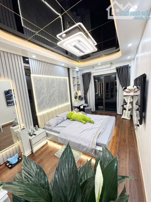 Chợ Khâm Thiên, 32m, 3ngủ, Mặt ngõ thông, Nhà đẹp nội thất sang xịn, Sổ vuông vắn, Gần ôtô - 1