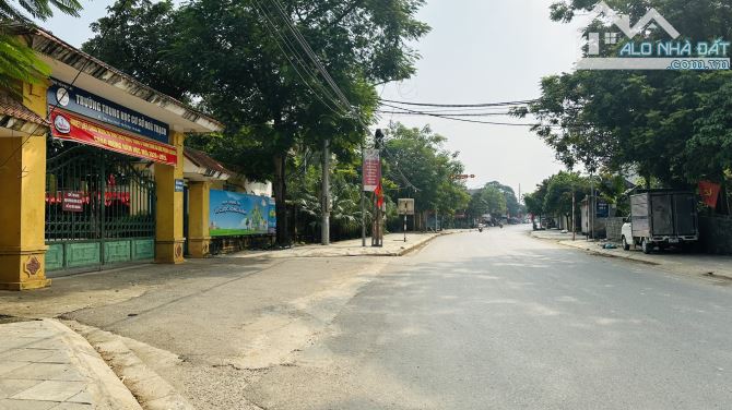 ✨ ĐẤT 256M² – TRỤC CHÍNH LIÊN HUYỆN, HÒA THẠCH | NHÀ 2 TẦNG MỚI – KINH DOANH NGAY - 1
