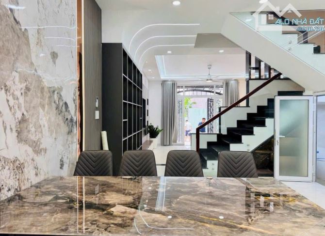 SANG NHƯỢNG NHÀ LÊ NGÔ CÁT, QUẬN 3. GIÁ 5TỶ950 DT 78M2(5,2x15M). NHÀ GẦN CHỢ, TRƯỜNG HỌC - 1