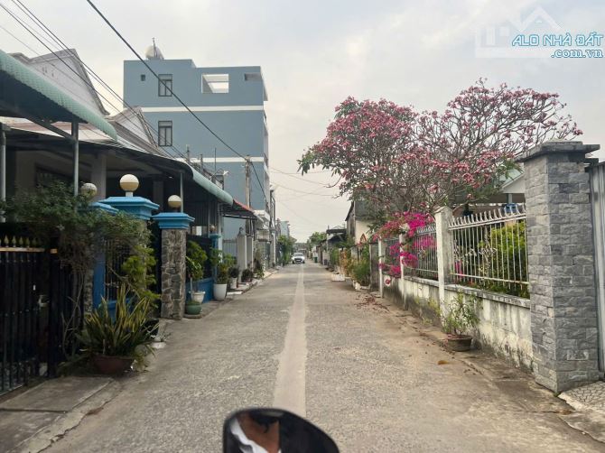 BÁN GẤP đất thổ nhà vườn Phú Thạnh Nhơn Trạch vành đai 3,oto,giá rẻ 3tr/m, SHR .GỌI NGAY - 1