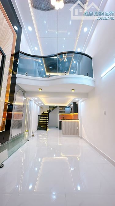 NHÀ MỚI 100% Q4 KÈO THƠM KHU DÂN CƯ HIỆN HỮU KHÔNG LO GIẢI TOẢ ĐƯỜNG TÔN THẤT THUYẾT - 1
