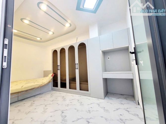NHÀ RẺ TẶNG ĐẤT, KẾ VINCOM PLAZA Phan Văn Trị, Gò Vấp, DT 60m2, 2Tầng, 5,X TỶ - 1