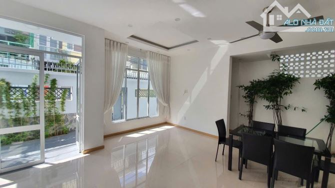 🌈Bán nhà đẹp 3 tầng hẻm oto đường Quốc Tuấn - Giá 5,7 Tỷ - Tp Nha Trang Diện tích: 64,4m2 - 1
