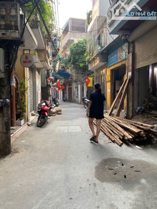 Trường Chinh - Mặt ngõ thông kinh doanh - Ô tô qua nhà - Cách phố 30m - Nhà mới - 1