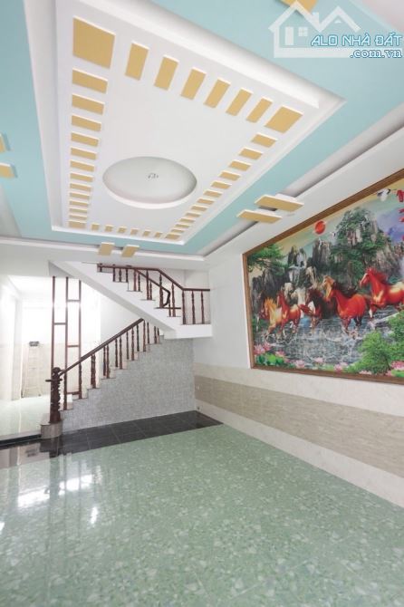 NHÀ ĐẸP - HẺM ÔTÔ - 3 TẦNG - 5x14M - GẦN MEGA - TÔ KÝ Q12 - NHỈNH 4 TỶ - 1