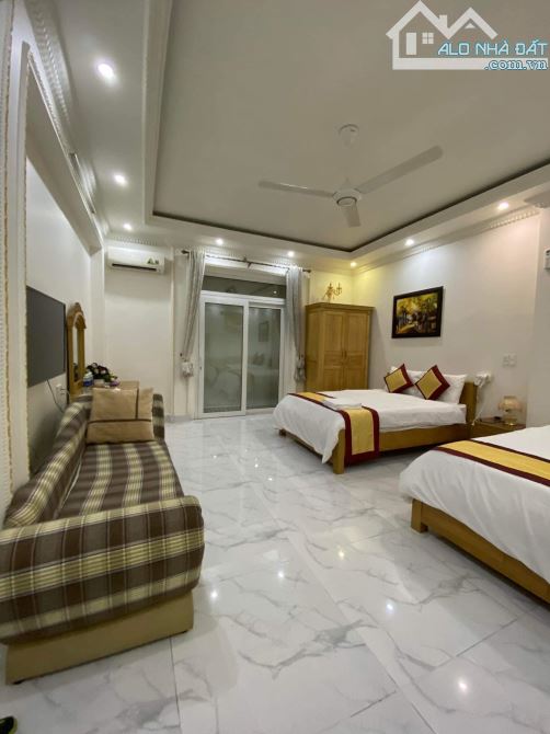 Bán Nhà Hàng Khách Sạn - Đông Hưng Thuận-  Q12 -  2226m2, Chỉ 185 Tỷ - 1