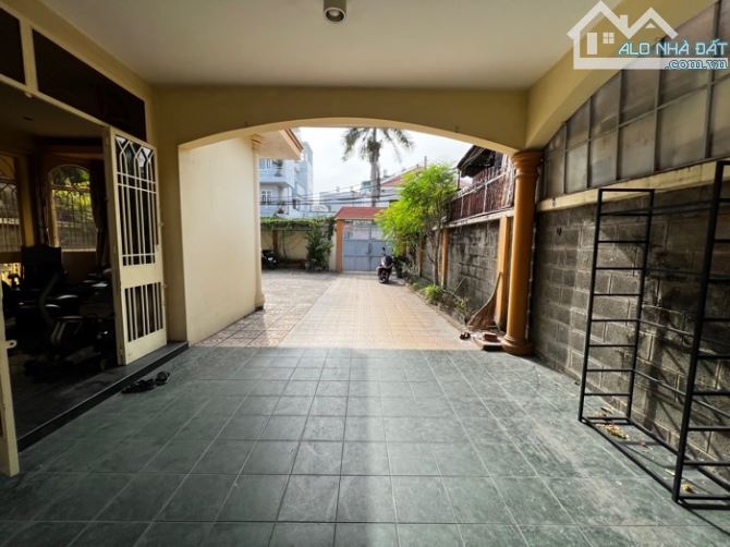 BIỆT THỰ CỔ - 462M² - TÂN BÌNH - MẶT TIỀN KHỦNG - SỔ VUÔNG ĐẸP - KHU VỰC QUAN CHỨC - 1