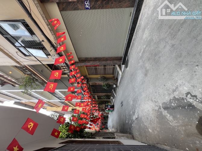 PHÂN LÔ- Ô TÔ PHỐ HOÀNG QUỐC VIỆT- 7 TẦNG - 1