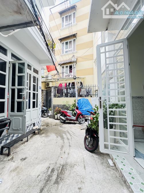NHÀ NGUYÊN CĂN CHO THUÊ GẦN LANDMARK 81 GIÁP QUẬN 1 - 1
