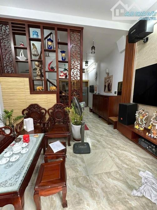 BÁN NHÀ ĐẸP TRUNG TÂM PHƯỜNG  ĐÔNG NGẠC - DT34M2 - 5 TẦNG GIÁ 6 TỶ - GẦN Ô TÔ - 1
