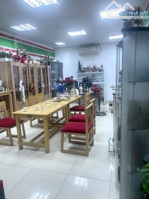 Bán nhà mặt phố Khâm Thiên 83m, dòng tiền 500tr/năm. Vị trí vip,giá rẻ nhất khu vực. 51 tỷ - 1