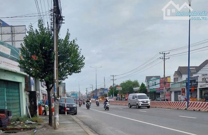 Đất Mt quốc Lộ 13 : DT: 277,2m² (6,5 x 49m) – thổ cư 75,8m² - 1