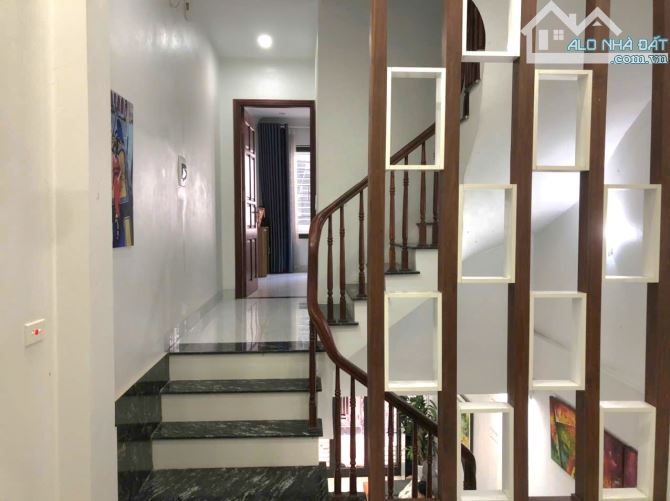 Ô Tô đỗ cổng, nhà đẹp gần phố Lê Thanh Nghị 35m2 giá 7.4 tỷ - 1