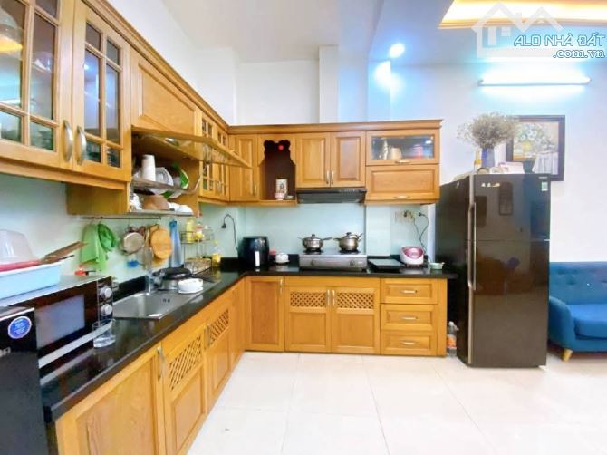 NHÀ NGAY TRÊN MẶT TIỀN KD ĐƯỜNG HUỲNH TỊNH CỦA, QUẬN 3- GIÁ: 6,2TỶ/ NGANG 5,2M X DÀI 16M - 1