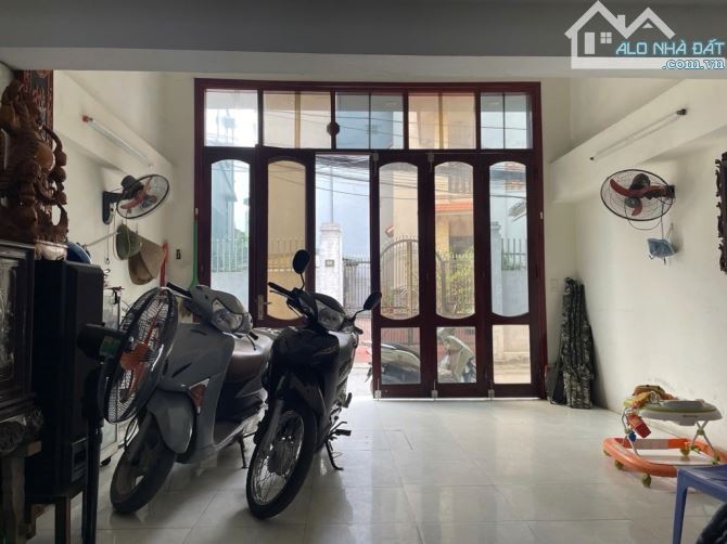 9,5 TỶ MẶT PHỐ - 57M2 - 4 TẦNG - NHÀ CHỦ TỰ XÂY - PHƯỜNG VIỆT HƯNG - KINH DOANH BẤT CHẤP - 1
