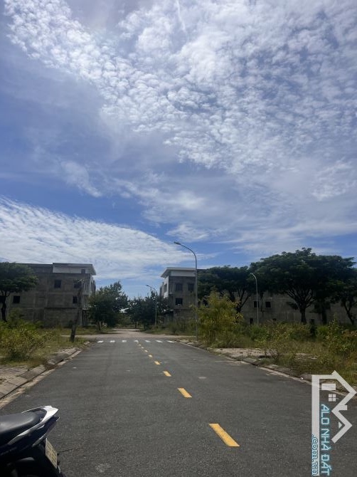 Bán đất MT 7m5 GoldenHill Khu C - Vị trí thông thoáng, lô sạch đẹp - 1