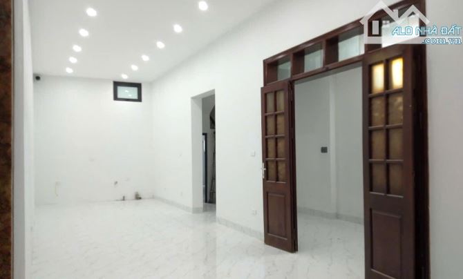 60M, 5 TẦNG - 2 THOÁNG, 10M RA Ô TÔ, DÂN XÂY - NGUYỄN VĂN HUYÊN, CẦU GIẤY - 1