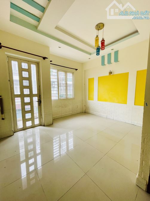 Bán nhà 4 tầng BTCT, 81m2, hẻm 8m ô tô ngủ trong nhà, Emart Phan Huy Ích, Gò Vấp, 6 tỷ 5 + - 1