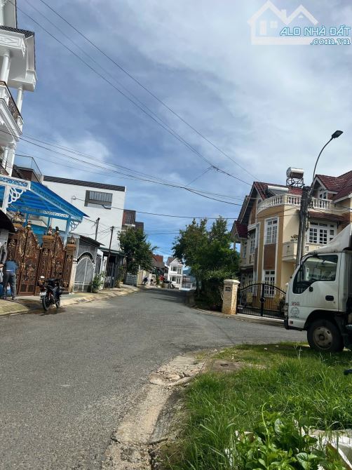 Cần bán lô góc 280m2ngay KQH Nguyên Tử Lực Khu Dân trí cao.thích hợp xây villa nghỉ dưỡng - 1