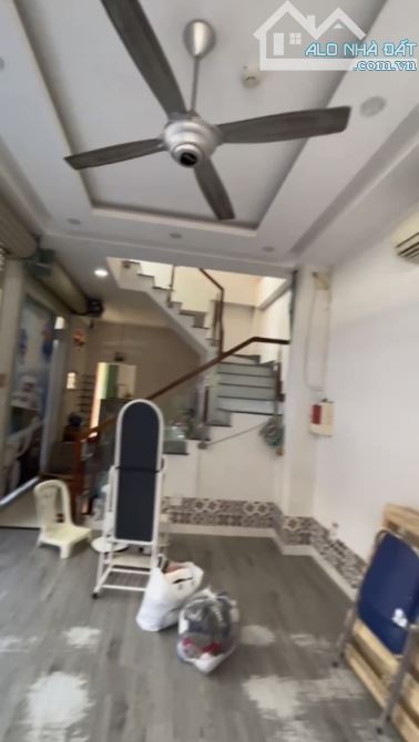 HẺM XE HƠI THÔNG | TRUNG TÂM BÌNH THẠNH KẾ BÊN Q1 - 3 TẦNG - 4 PN | 90M2(5.6x16) | NHỈNH 8 - 1