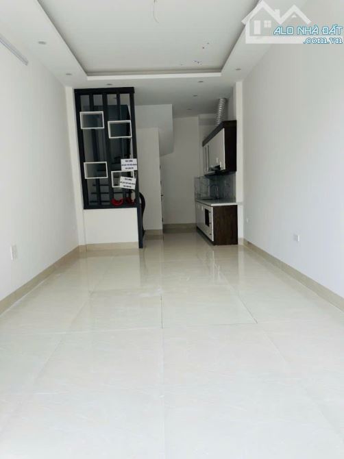 BÁN NHÀ CHÂU ĐÀI 30M2, 5 TẦNG, SỔ ĐỎ, NGÕ NÔNG RỘNG THOÁNG, Ở NGAY, GẦN PHỐ - 1