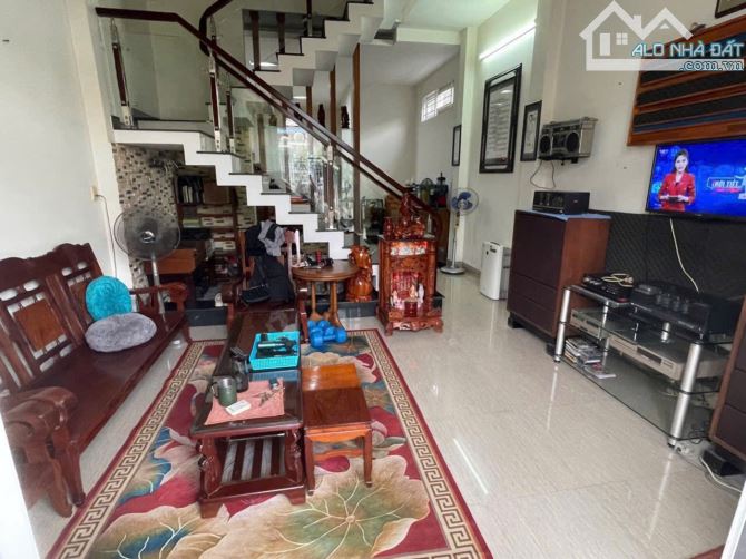 Bán nhà 1 trệt 2 lầu hẻm thông ô tô trung tâm biên hòa giá 3ty750 - 1