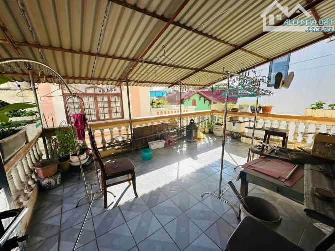 Tô Ngọc Vân, DT 101M2x4T, MT 6.7M, giá 57.5 tỷ Ô TÔ ĐỖ CỬA- VÀI BƯỚC RA HỒ TÂY - 1