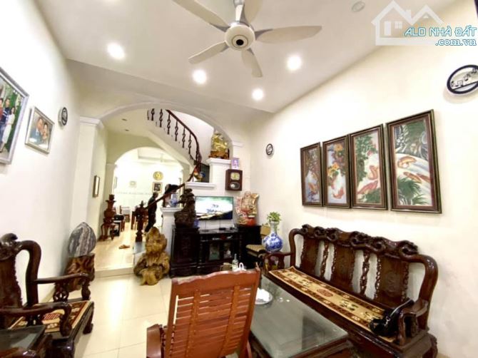 💎 Nhà đẹp 5 tầng Nguyên Hồng 65m², ô tô, Kinh Doanh – chỉ 16 tỷ - 1