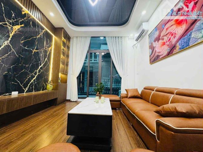 Bán nhà Ngã Tư Sở, Đống Đa, mặt ngõ ô tô KD, 47m2, 4 tầng full nội thất - 1