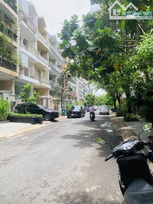 Mặt tiền đường số 2 khu đô Thị HimLam Nguyễn Hữu Thọ Q7, 5 tầng có hầm 100m2 32.239 tỷ - 1