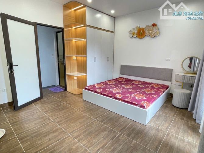 Bán nhà khu vực Hoa Lâm- đẹp lung linh 5 tầng-Ngõ phân lô-full nội thất. - 12