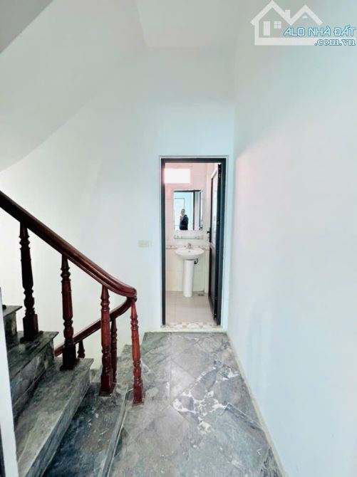 NHÀ ĐẸP 10M THẲNG TẮP RA ĐƯỜNG Ô TÔ TRÁNH KINH DOANH TẤP NẬP - CHỦ MỚI CHỈ VIỆC ĐẾN Ở NGAY - 2