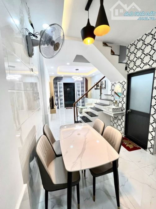 Bán nhà 2 tầng, full nội thất, 32m2, Huỳnh Văn Nghệ, P12, Gò Vấp, Sổ vuông, chỉ hơn 3 tỷ - 2