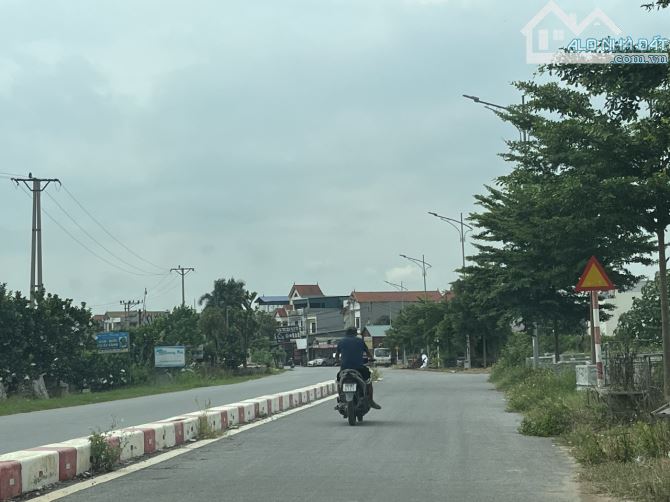 Quá hiếm! Bán 120m, 2 mặt tiền, full thổ tại Thị trấn Văn Giang, 2 ô tô tránh. Giá 40tr - 2