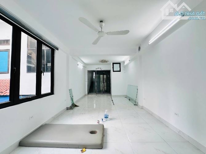 Bán nhà Nguyễn Khang, dt55m, 7 tầng Thang máy, gần ô tô, ngõ thông, kinh doanh - 2